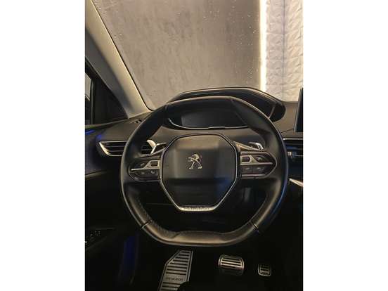 PEUGEOT-3008-2018