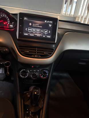 PEUGEOT-2008-2019