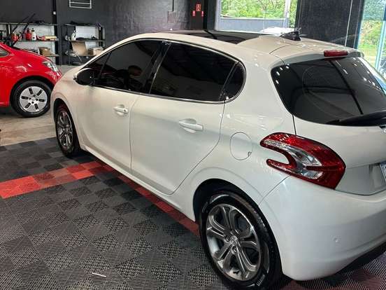 PEUGEOT-208-1.6 GRIFFE 16V FLEX 4P MANUAL PEUGEOT-208-2015