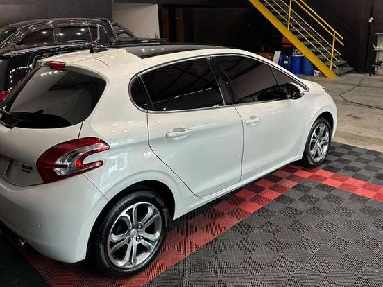 PEUGEOT-208-1.6 GRIFFE 16V FLEX 4P MANUAL PEUGEOT-208-2015