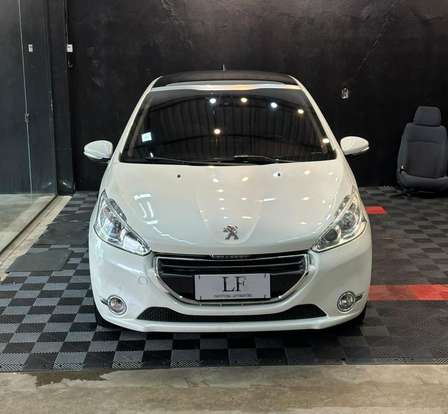 PEUGEOT-208-2015