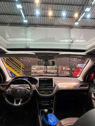 PEUGEOT-208-2015