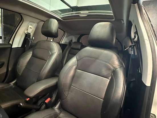 PEUGEOT-208-1.6 GRIFFE 16V FLEX 4P MANUAL PEUGEOT-208-2015