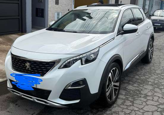 PEUGEOT-3008-2018