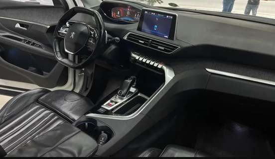 PEUGEOT-3008-2018