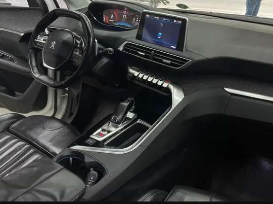 PEUGEOT-3008-1.6 GRIFFE THP 16V GASOLINA 4P AUTOMÁTICO PEUGEOT-3008-2018