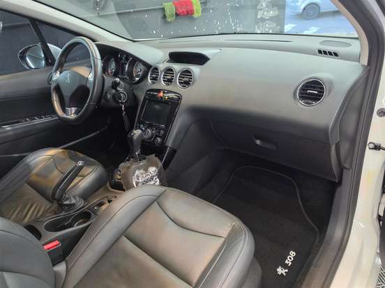 PEUGEOT-308-1.6 GRIFFE THP 16V FLEX 4P AUTOMÁTICO PEUGEOT-308-2018