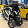 PIAGGIO MP3 300 PIAGGIO MP3 300