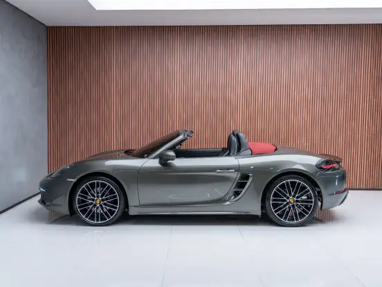 PORSCHE-718-2023