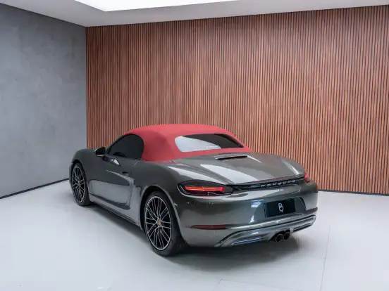 PORSCHE-718-2023