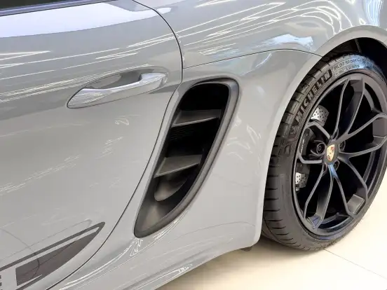 PORSCHE-718-2024
