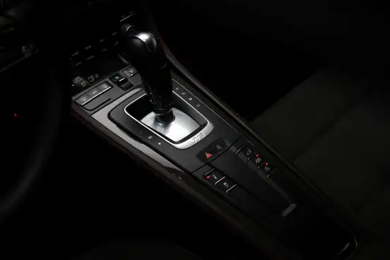 PORSCHE-718-2024