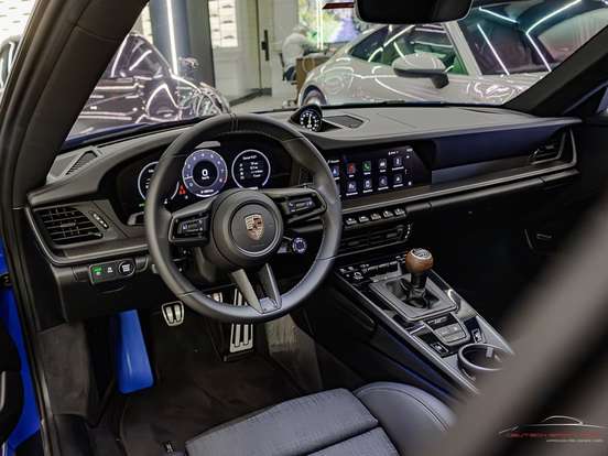 PORSCHE-911-2025