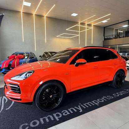 PORSCHE-CAYENNE-2021