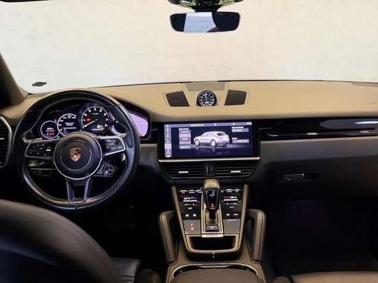 PORSCHE-CAYENNE-2021