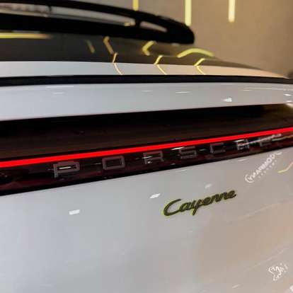 PORSCHE-CAYENNE-2022