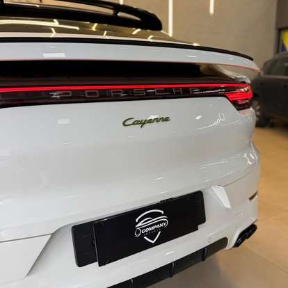 PORSCHE-CAYENNE-2022