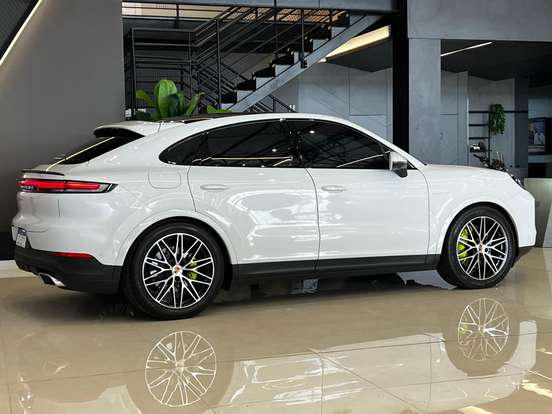 PORSCHE-CAYENNE-2024