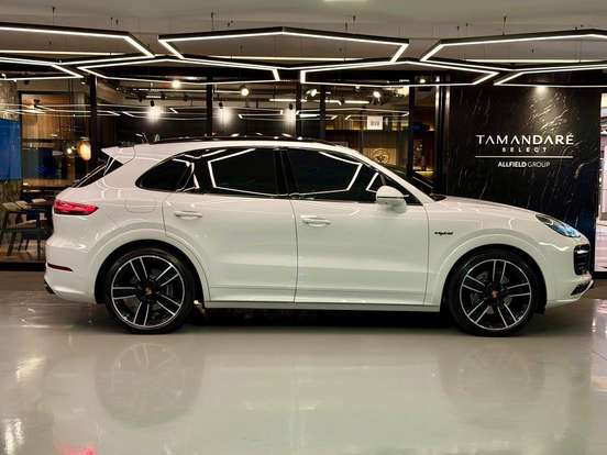 PORSCHE-CAYENNE-2023