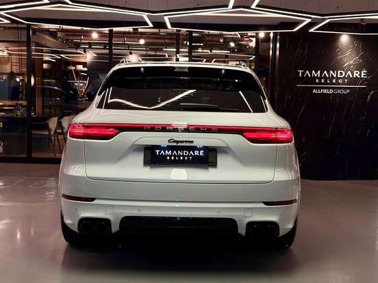 PORSCHE-CAYENNE-2023