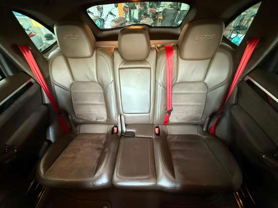 PORSCHE-CAYENNE-2015