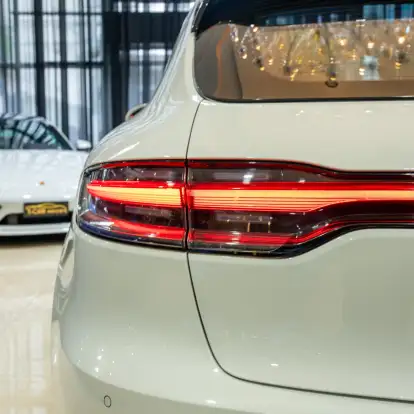 PORSCHE-MACAN-2021
