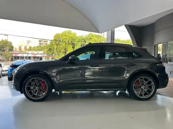 PORSCHE-MACAN-2024