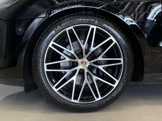 PORSCHE-MACAN-2022