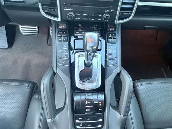 PORSCHE-CAYENNE-3.0 S PLATINUM EDITION V6 HÍBRIDO 4P TIPTRONIC PORSCHE-CAYENNE-2017