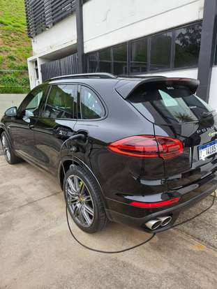 PORSCHE-CAYENNE-2017