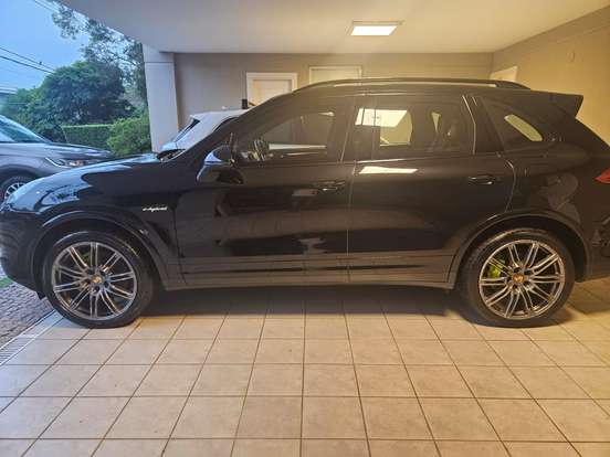PORSCHE-CAYENNE-2017