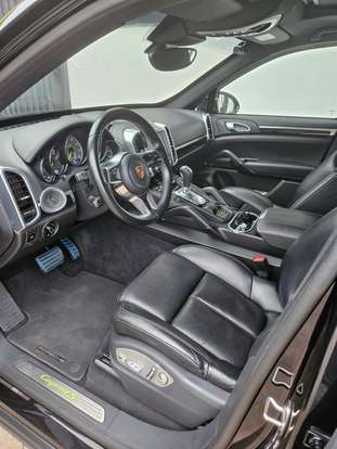 PORSCHE-CAYENNE-2017