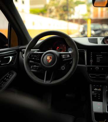 PORSCHE-MACAN-2023