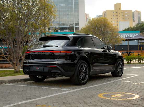 PORSCHE-MACAN-2023