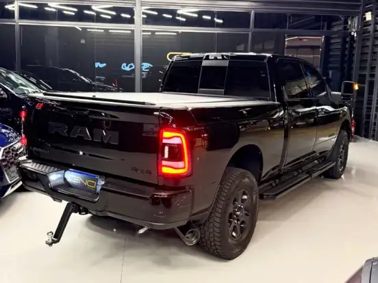 RAM-2500-6.7 I6 TURBO DIESEL LARAMIE NIGHT EDITION CD 4X4 AUTOMÁTICO RAM-2500-2024
