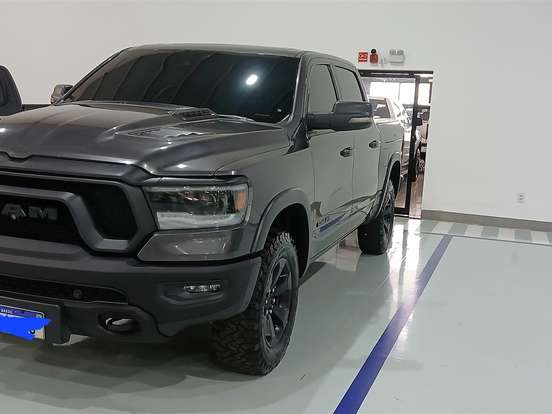 RAM-1500-5.7 V8 GASOLINA REBEL CD 4X4 AUTOMÁTICO RAM-1500-2022