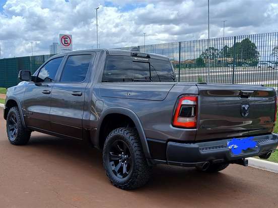 RAM-1500-5.7 V8 GASOLINA REBEL CD 4X4 AUTOMÁTICO RAM-1500-2022