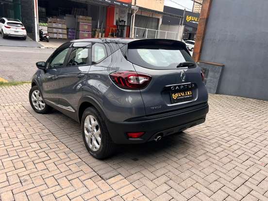 RENAULT-CAPTUR-2018