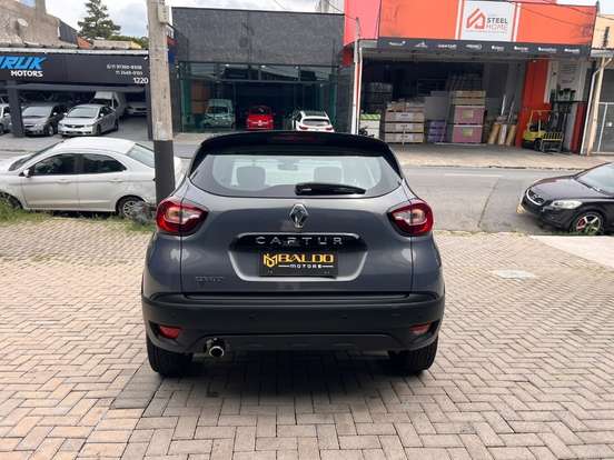 RENAULT-CAPTUR-2018