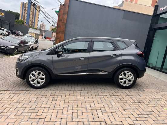 RENAULT-CAPTUR-2018