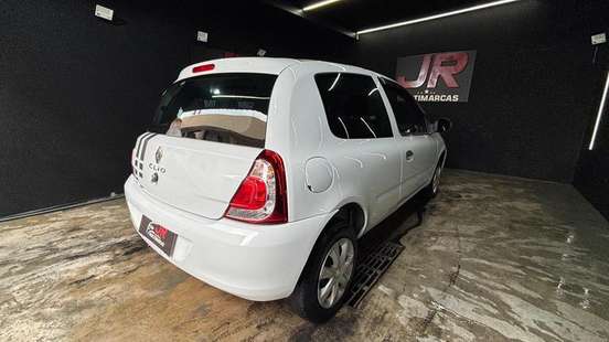 RENAULT-CLIO-2014