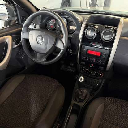 RENAULT-DUSTER-2018