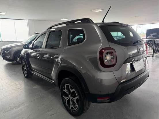 RENAULT-DUSTER-2022