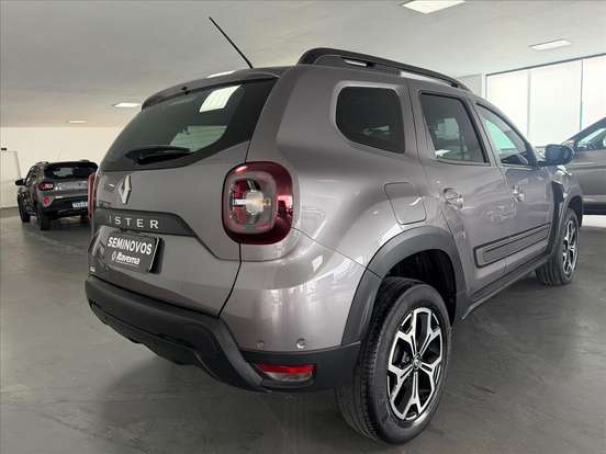 RENAULT-DUSTER-2022