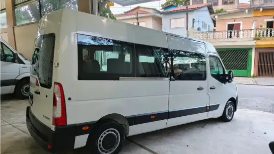 RENAULT-MASTER-2023