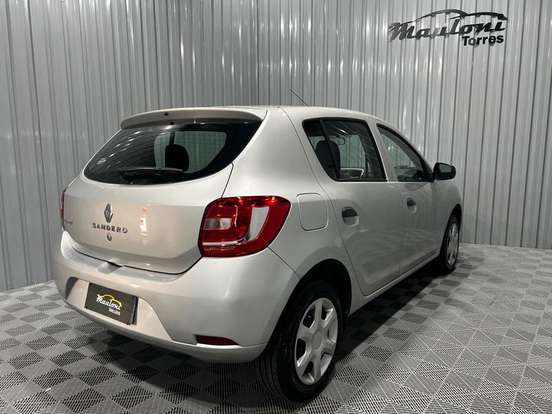 RENAULT-SANDERO-2018