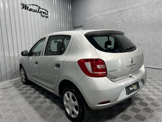 RENAULT-SANDERO-2018