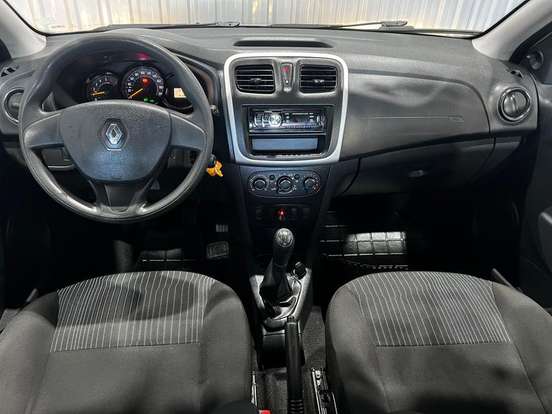 RENAULT-SANDERO-2018