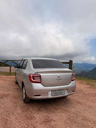 RENAULT-LOGAN-2017