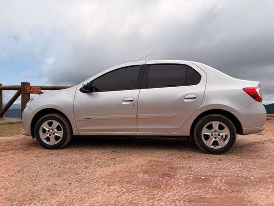 RENAULT-LOGAN-1.6 16V SCE FLEX DYNAMIQUE MANUAL RENAULT-LOGAN-2017